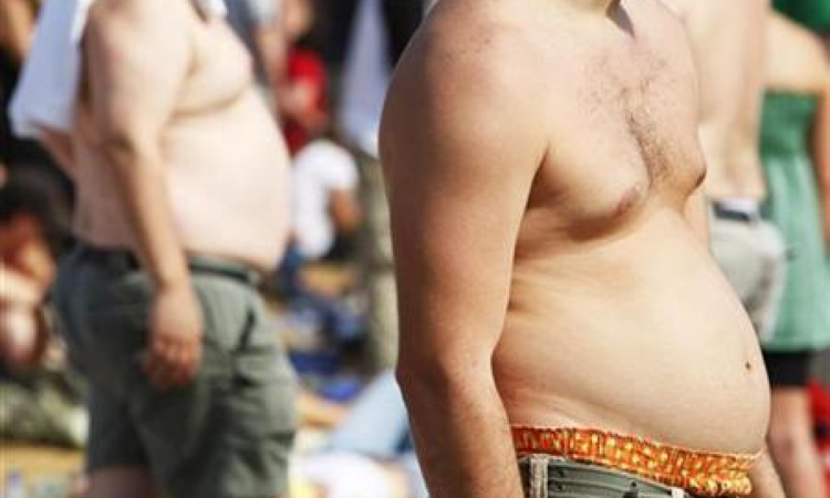 زيادة الوزن قبل سن الـ30 تهدد الرجال بالسرطان